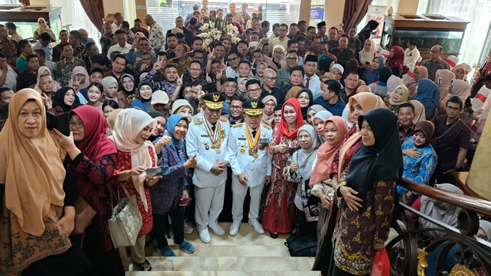 Al Haris dan Abdullah Sani usai pelantikan di Istana Negara. 