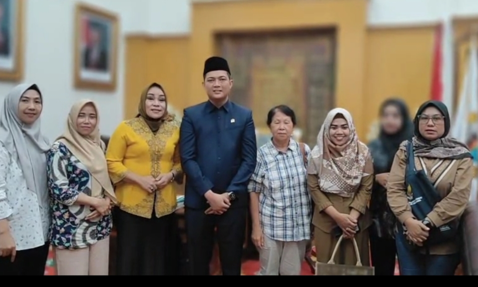 Ketua dan Waka II DPRD Provinsi Jambi Audiensi dengan Wanita Penulis  Indonesia  Jambi